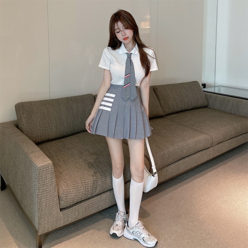 Trendy College Style Two-Piece Suit Dress Set with Tie Top and Pleated Skirt - Youthful Summer 2024 Fashion