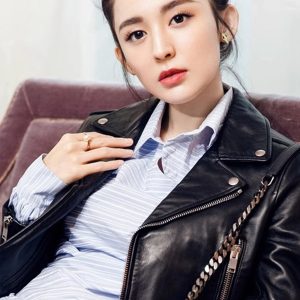 Trendy Colorful Snake-Shaped Ear Clips for Women, Unique Statement Earrings for Fashion Lovers