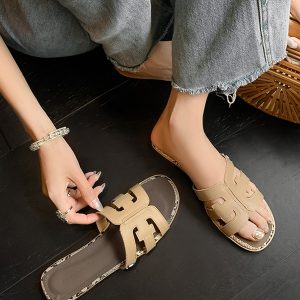 Trendy Genuine Leather One-Strap Sandals for Women - Summer 2025 Slip-On Flat Beach Slippers for Leisure Vacation Style