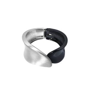Trendy High-End Wide Bracelet for Women - Minimalist Influencer Style Arm Accessory