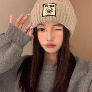 Trendy Knitted Wool Hat for Women - Versatile Warm Autumn Winter Accessory for Big Heads, Flattering Fit, Cozy Cold Weather Wear