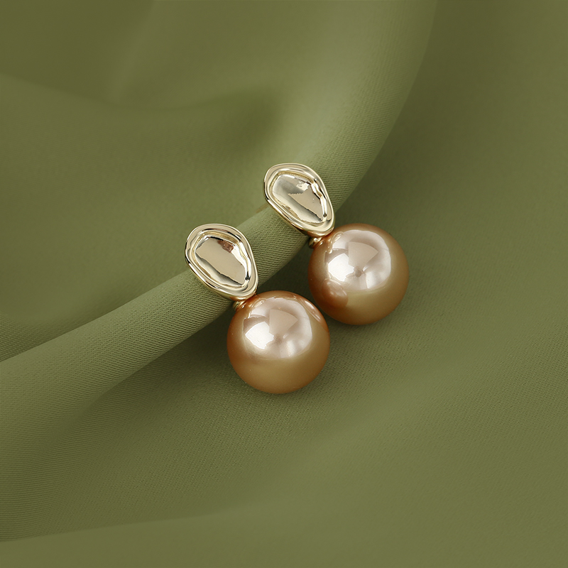 Trendy Large Pearl Stud Earrings for Women - 2023 Chic Light Luxury High-End Fashion Jewelry