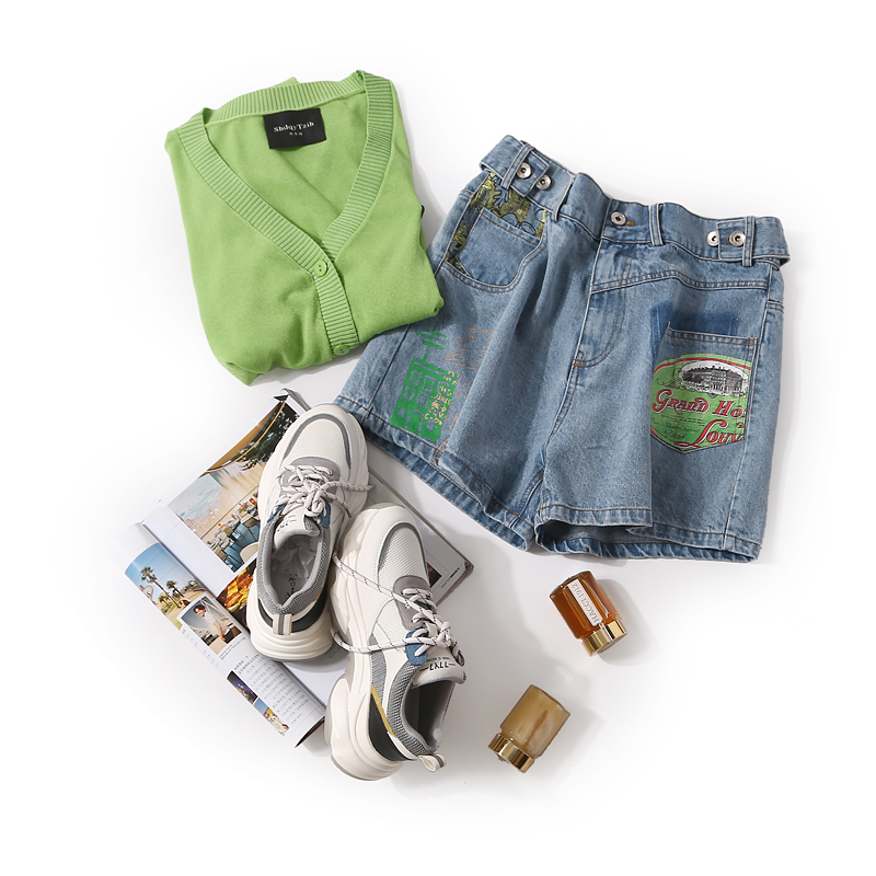 Trendy Loose Waist Cartoon Print Washed Denim Casual Shorts for Women - Summer 90s Style European Fashion