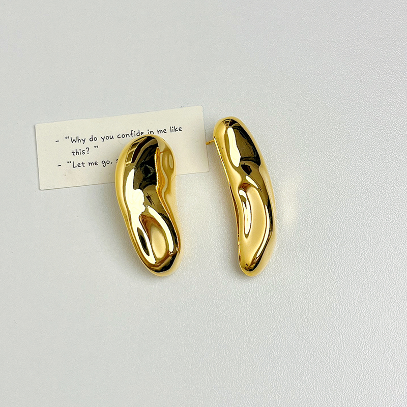 Trendy Minimalist Asymmetrical High-End Earrings - 2023 Cold Style Ear Studs for a Unique Look