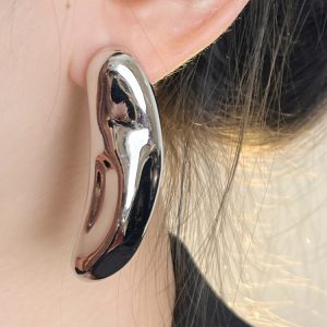 Trendy Minimalist Asymmetrical High-End Earrings - 2023 Cold Style Ear Studs for a Unique Look
