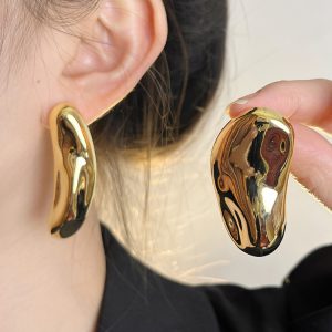 Trendy Minimalist Asymmetrical High-End Earrings - 2023 Cold Style Ear Studs for a Unique Look
