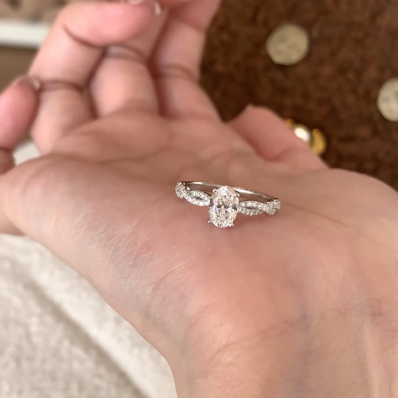 Trendy Open Finger Ring for Women with Full Diamond Zirconia - Versatile High-End Fashion Jewelry for 2025