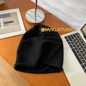 Trendy Women's Retro Solid Color Pullover Beanie - Flattering High-End Hat for Autumn and Winter Wear