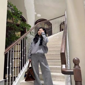 Two-Color Boyfriend Style Pullover Sweatshirt in High-Quality Air Cotton Fabric - Loose Fit Casual Top for Effortless Style