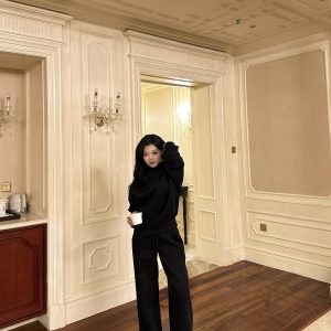 Two-Color Boyfriend Style Pullover Sweatshirt in High-Quality Air Cotton Fabric - Loose Fit Casual Top for Effortless Style