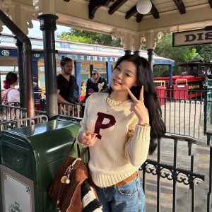 Two-Color Retro Letter Sweater - Slimming Straight Shoulder Fit for Magical World Vibes - Trendy Y2K Style