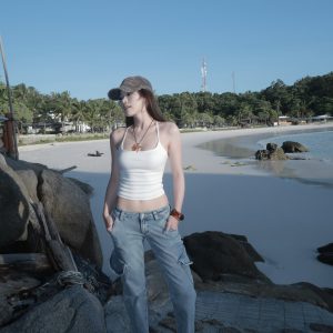 Two-Color Strap Tank Top with Chest Pad - Easy to Wear, Simple Design, High-Quality, Casual Summer Style