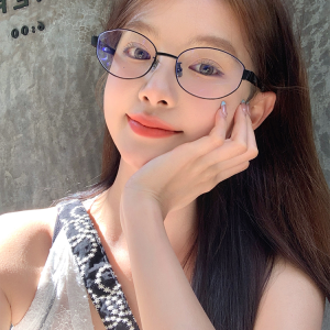 Ultra-Light Titanium Oval Eyeglass Frame for Women - Slimming Effect, Ideal for Round and Square Faces, Prescription Ready