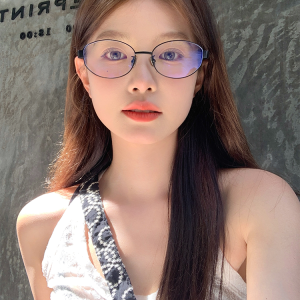 Ultra-Light Titanium Oval Eyeglass Frame for Women - Slimming Effect, Ideal for Round and Square Faces, Prescription Ready