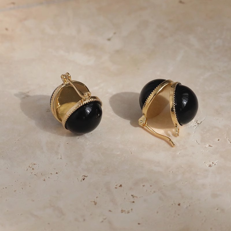 Unique Double-Sided Black Agate Ear Clips - Elegant Stud Earrings for Women, Stylish Statement Jewelry, Perfect for Any Occasion