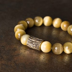 Unique Golden Tiger's Eye Single Circle Bracelet for Men - Minimalist Retro Cat's Eye Design, Versatile Hand Accessory