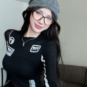 Unique Letter Print Black and White Color Block Long Sleeve T-Shirt for Women - Slim Fit Elegant Autumn Style