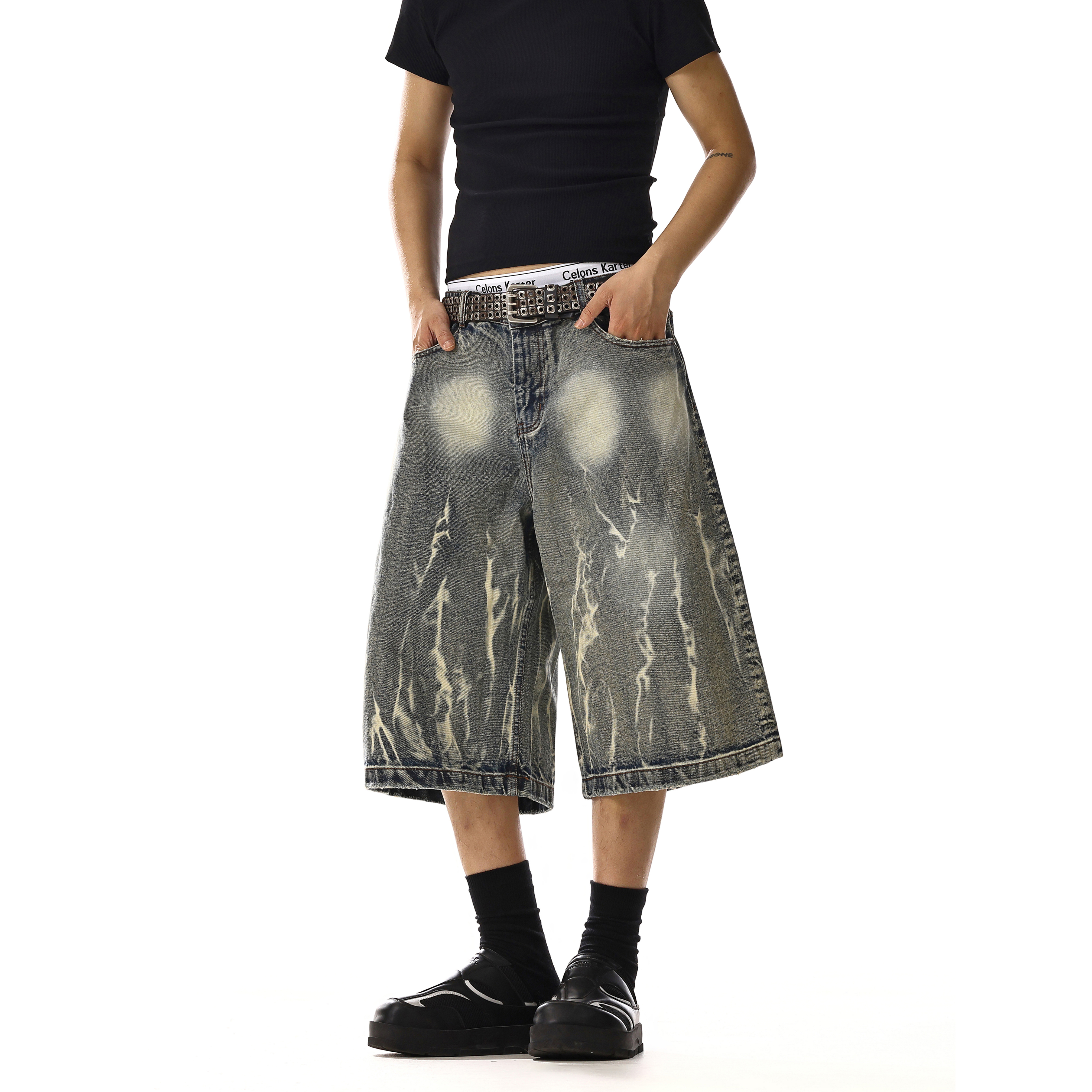 Unisex American Retro Floral Lightning Pattern Denim Shorts - Mid-Length Trendy Streetwear Loose Wide-Leg Capris for Summer