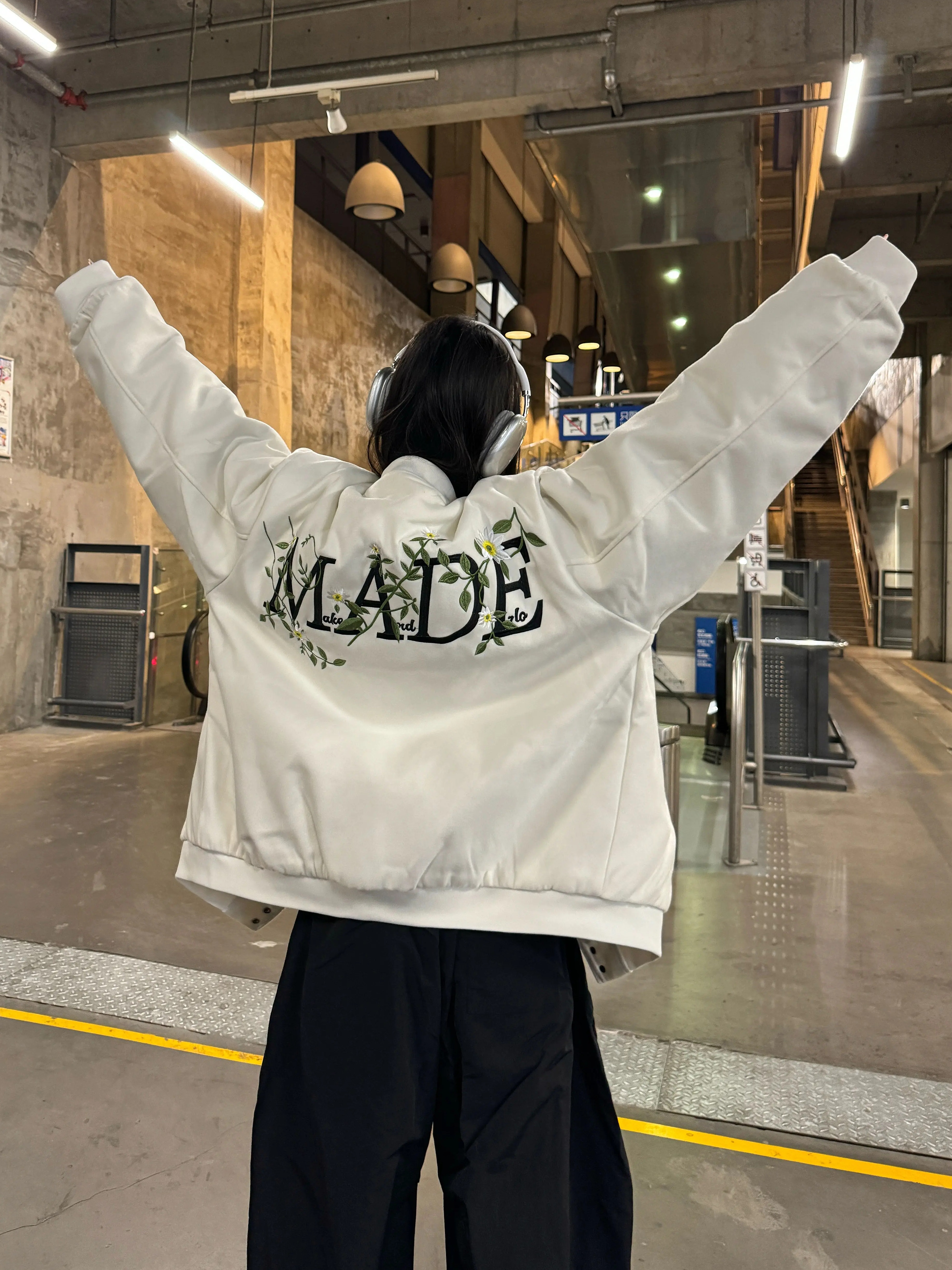 Unisex Floral Embroidery Baseball Jacket - Thickened Cotton Winter Coat, Trendy Amoeba Design