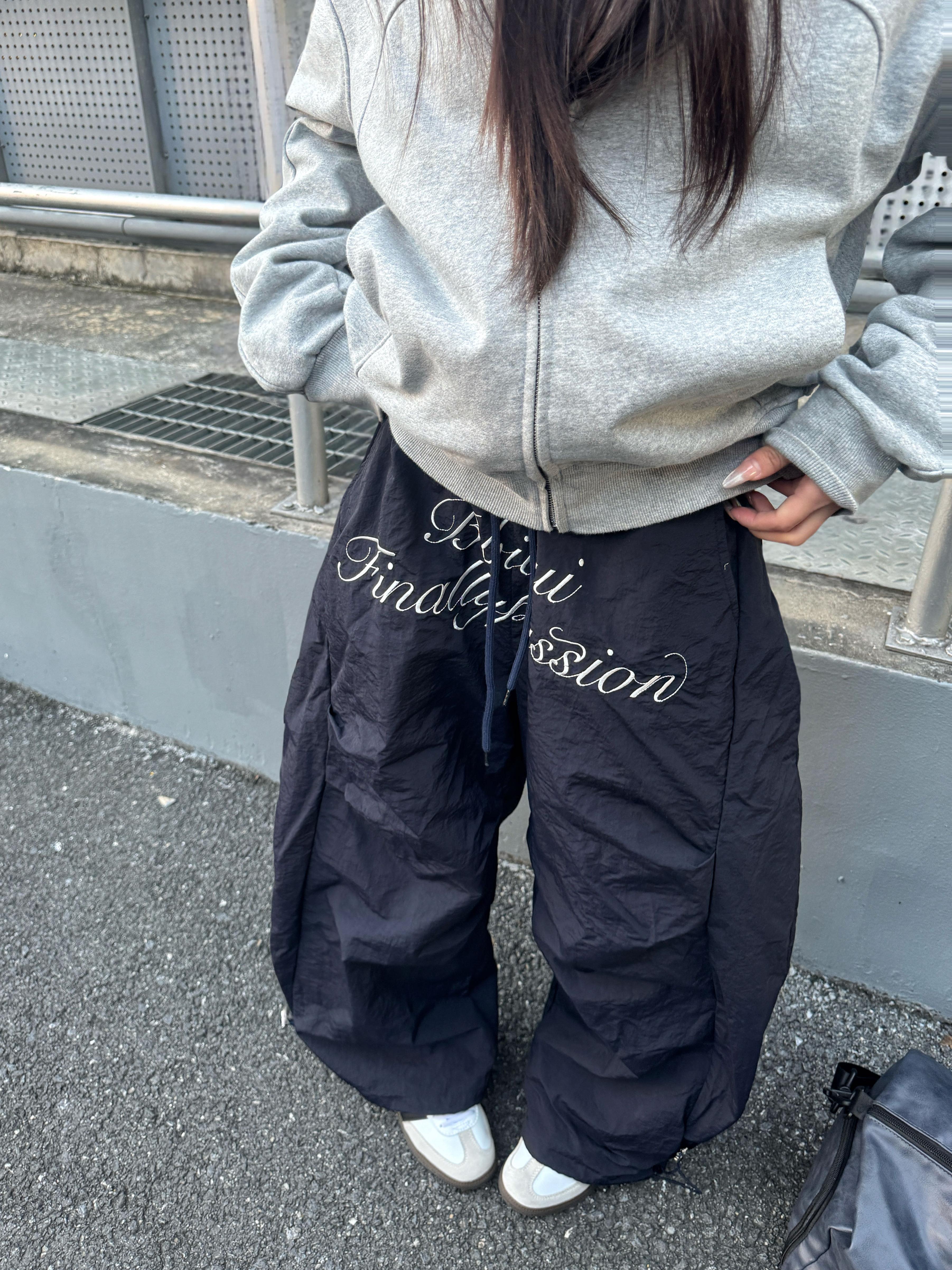 Unisex Retro American Letter Embroidery Fleece Wide-Leg Casual Pants with Pleats and Drawstring - 90s Inspired Style