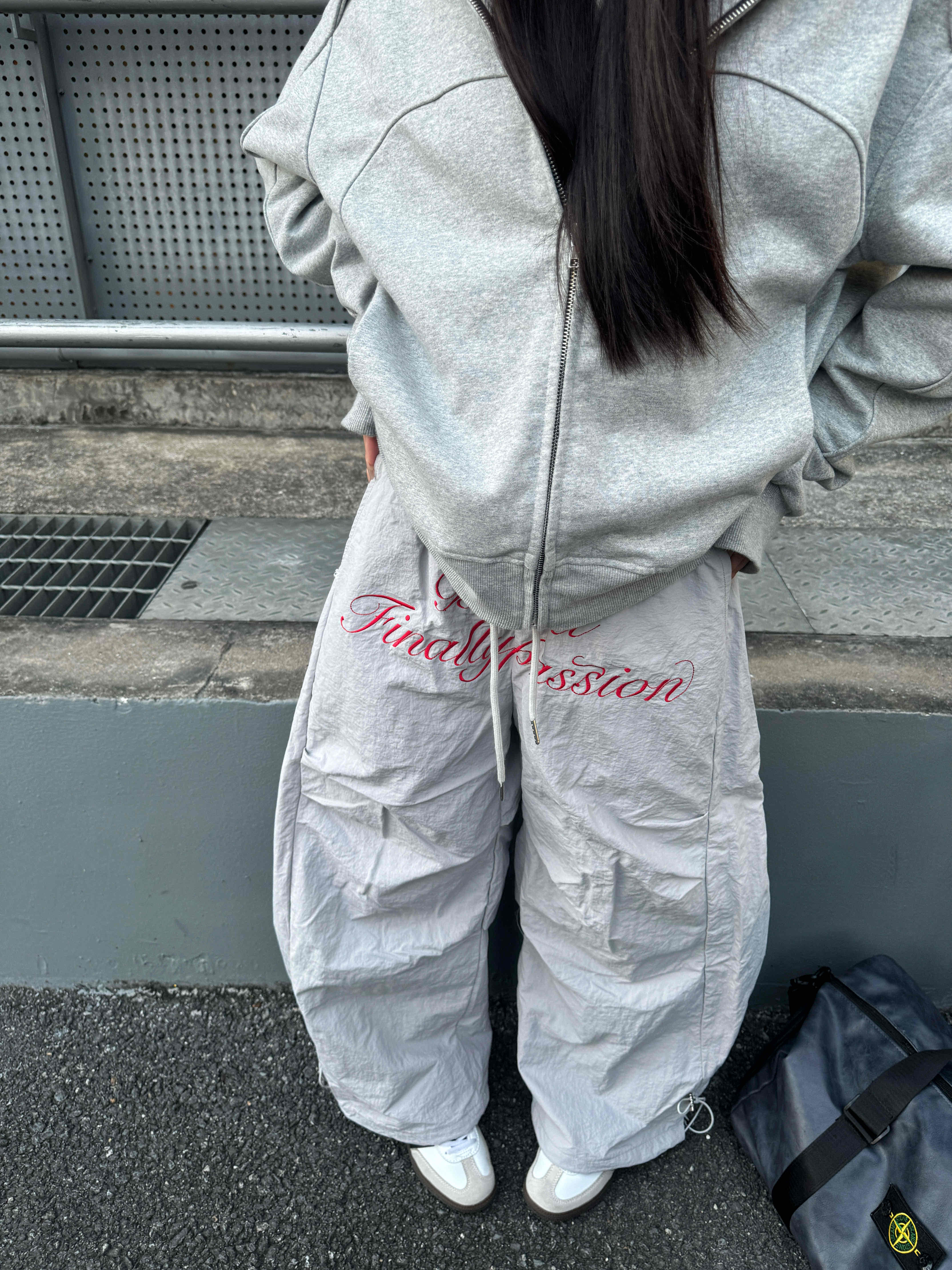 Unisex Retro American Letter Embroidery Fleece Wide-Leg Casual Pants with Pleats and Drawstring - 90s Inspired Style