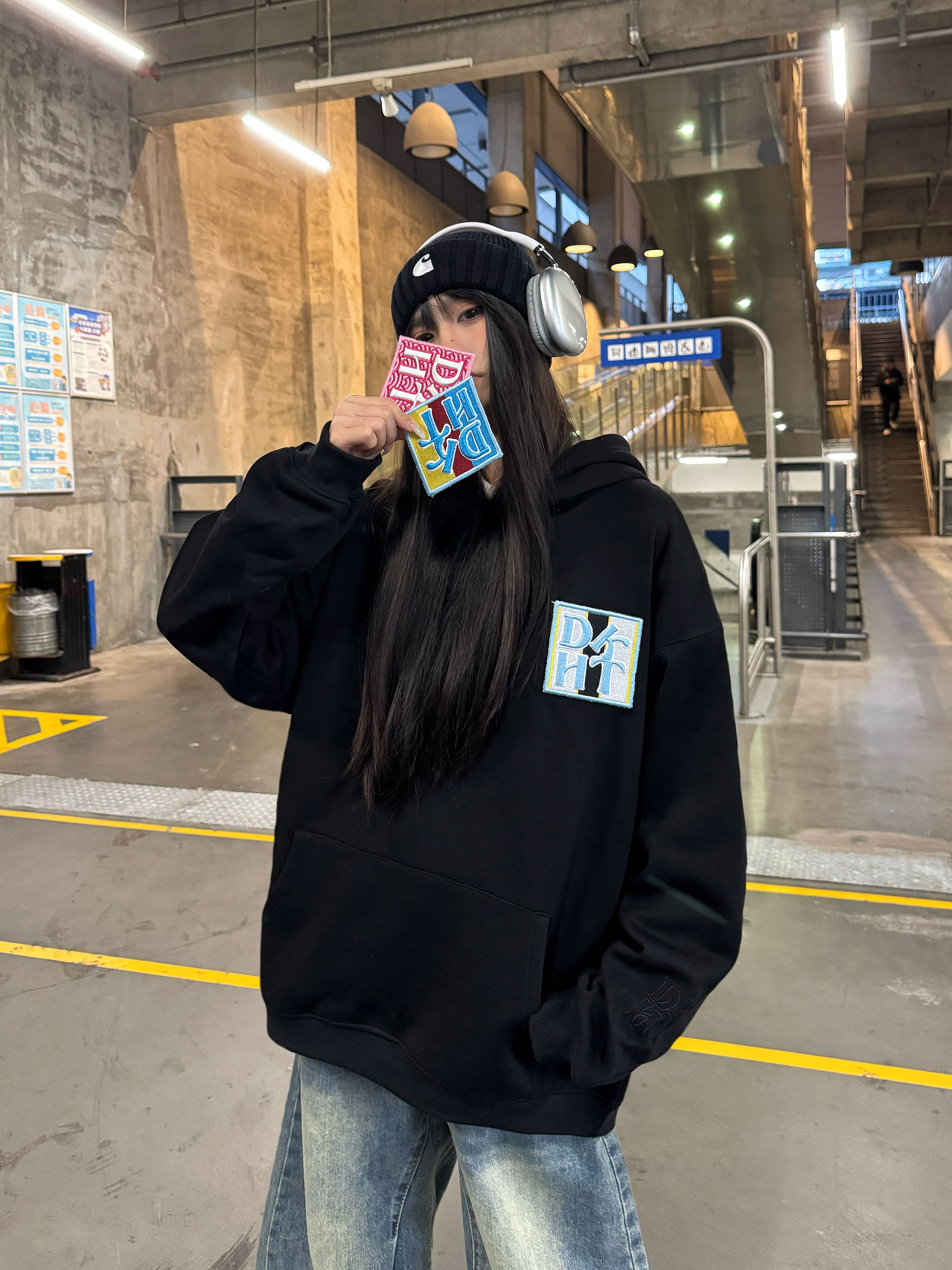 Unisex Velcro Letter Fleece Hoodie, 2025 Trendy Sweatshirt, Loose Fit, Versatile Style for Men and Women, Casual Streetwear Fashion