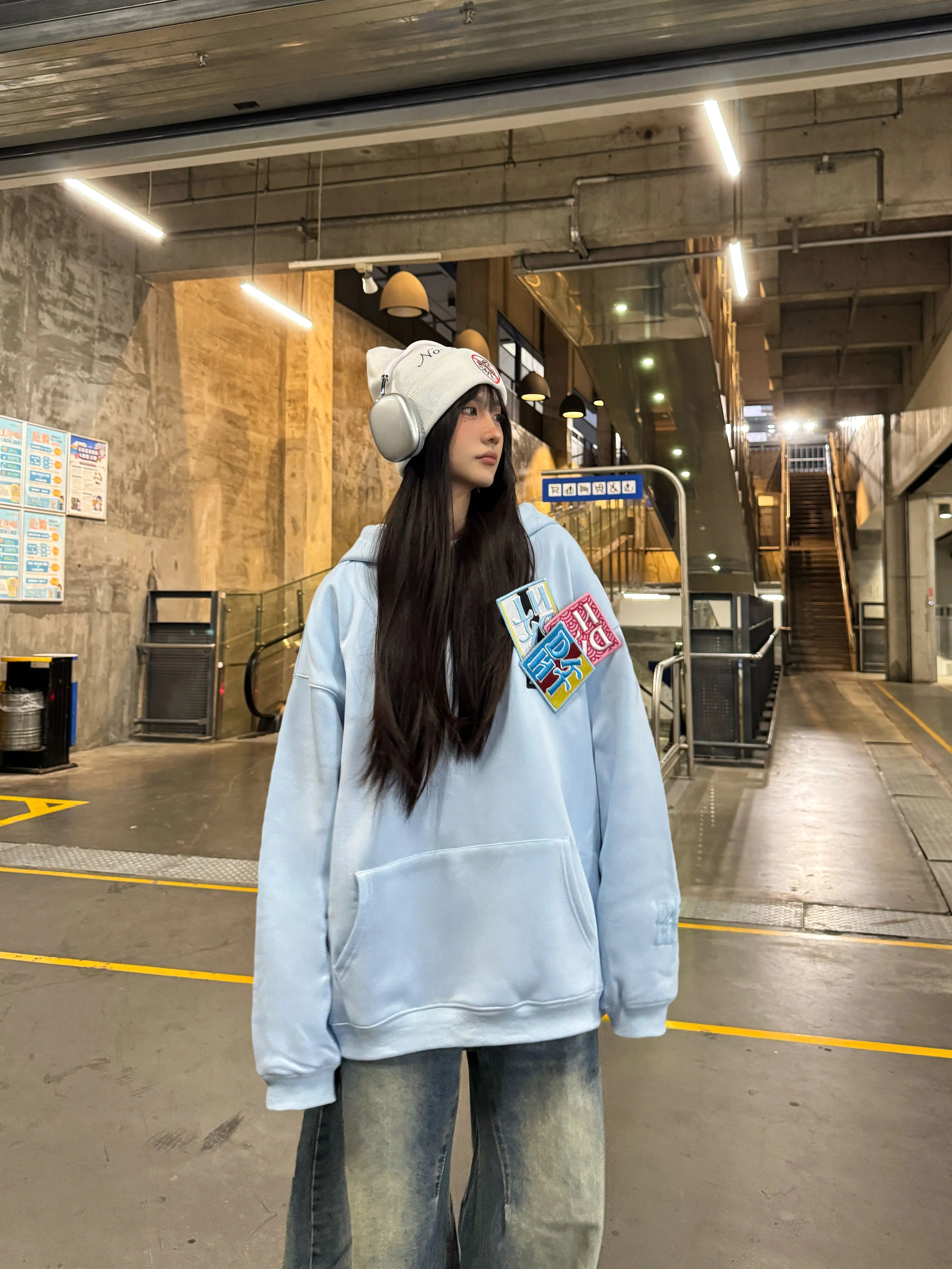 Unisex Velcro Letter Fleece Hoodie, 2025 Trendy Sweatshirt, Loose Fit, Versatile Style for Men and Women, Casual Streetwear Fashion