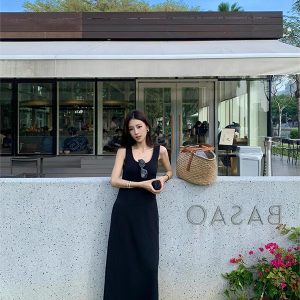 Urban Commuting Minimalist Slim Fit Sleeveless Dress for Women - Casual Versatile Long Skirt in 90s Style