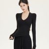 V-neck Basic Long-Sleeve T-Shirt with Built-In Padding - Slim Fit Flattering Top for Autumn/Winter Fashion