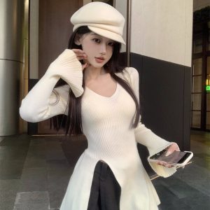 V-Neck Bell Sleeve Knitted Top for Women, Chic Waist-Cinching Design with Split Detail, Perfect for 90s and Y2K Fashion Lovers