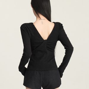 V-neck Printed Twisted Slim Fit Top - Stylish Winter Fashion Essential for Women