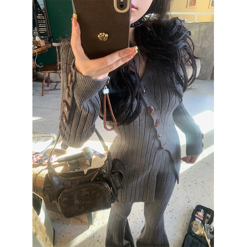 V-neck Square Design Sweater Set with High Waist Straight Leg Pants - Chic Casual Two-Piece Outfit for Young Women