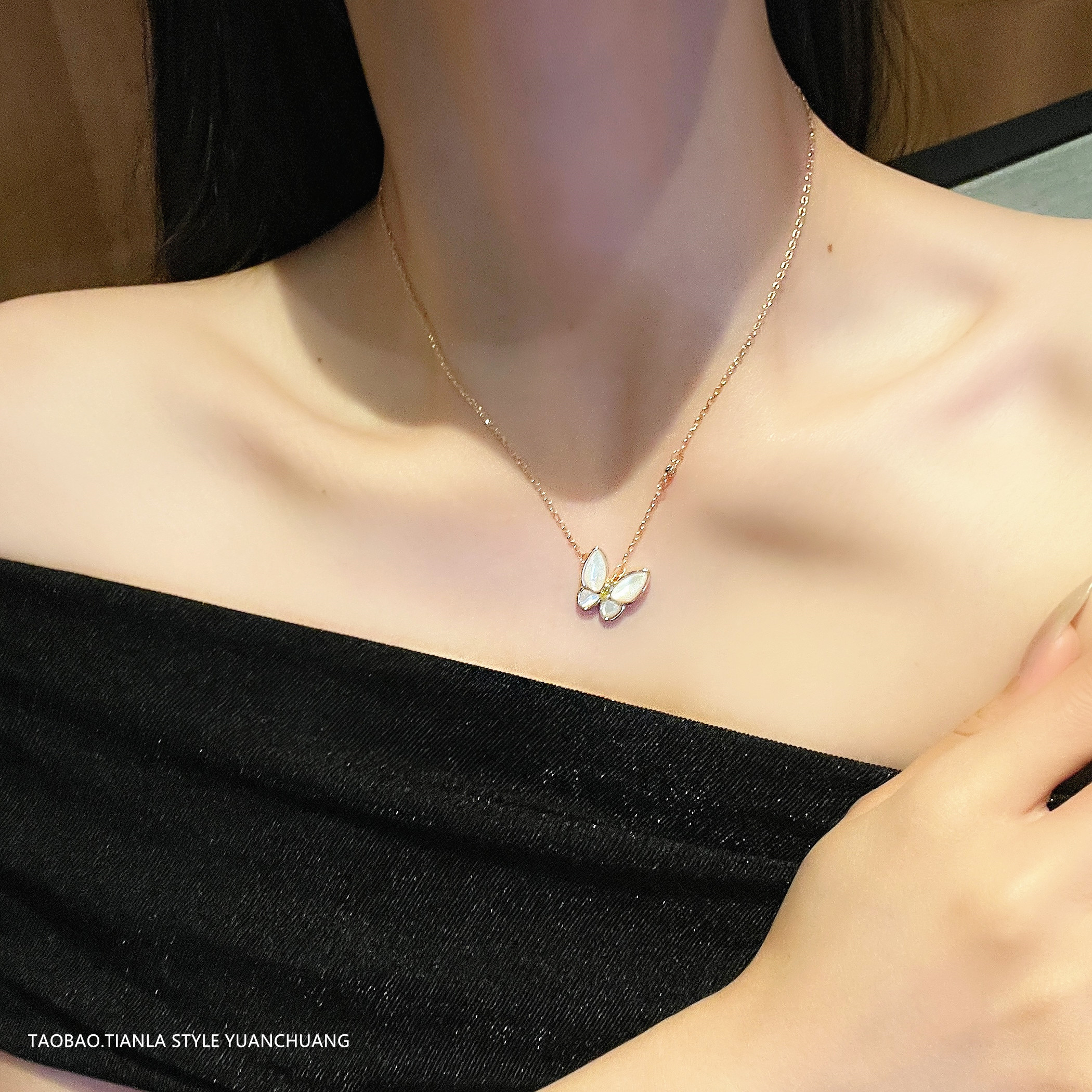 Versatile Butterfly Necklace for Women - Light Luxury Clavicle Chain Accessory with Niche High-End Style