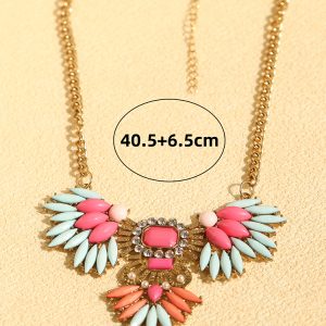 Versatile Exaggerated Gemstone Short Necklace for Women, Textured Clavicle Chain, Personalized Fashion Accessories