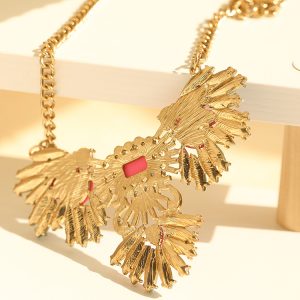 Versatile Exaggerated Gemstone Short Necklace for Women, Textured Clavicle Chain, Personalized Fashion Accessories