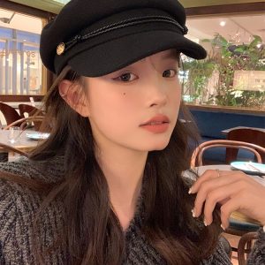 Versatile Octagonal Beret Hat for Women - 2024 Flat-Top Painter Newsboy Cap for Autumn and Winter Fashion