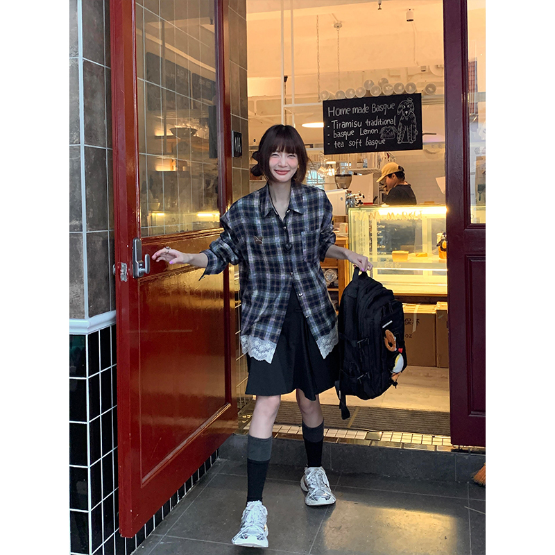 Vintage American Plaid Long Sleeve Lace Spliced Shirt for Women - Eccentric Spicy Girl Autumn Top, Loose Fit, Slimming Style