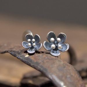 Vintage Artistic Adjustable Silver Ring with Flower Design - Ethnic Style Fashion Jewelry for Women