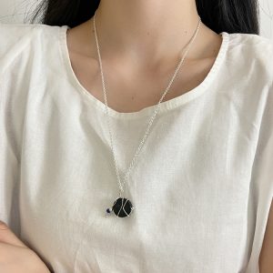 Vintage Black Agate Long Necklace for Women - Lightweight Luxury High-End Wine Bottle Design Sweater Chain, 2024 Trendy Fashion Accessory