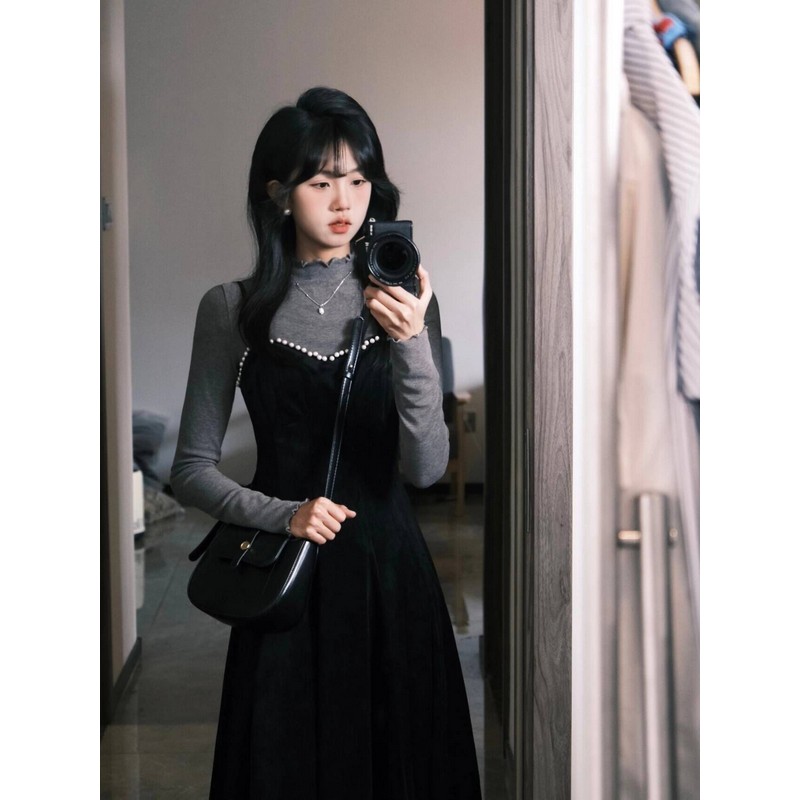 Vintage Black Velvet Camisole Dress for Women - Waist-Cinching, Elegant Long Skirt, Knitted Base - Autumn Fashion Essential