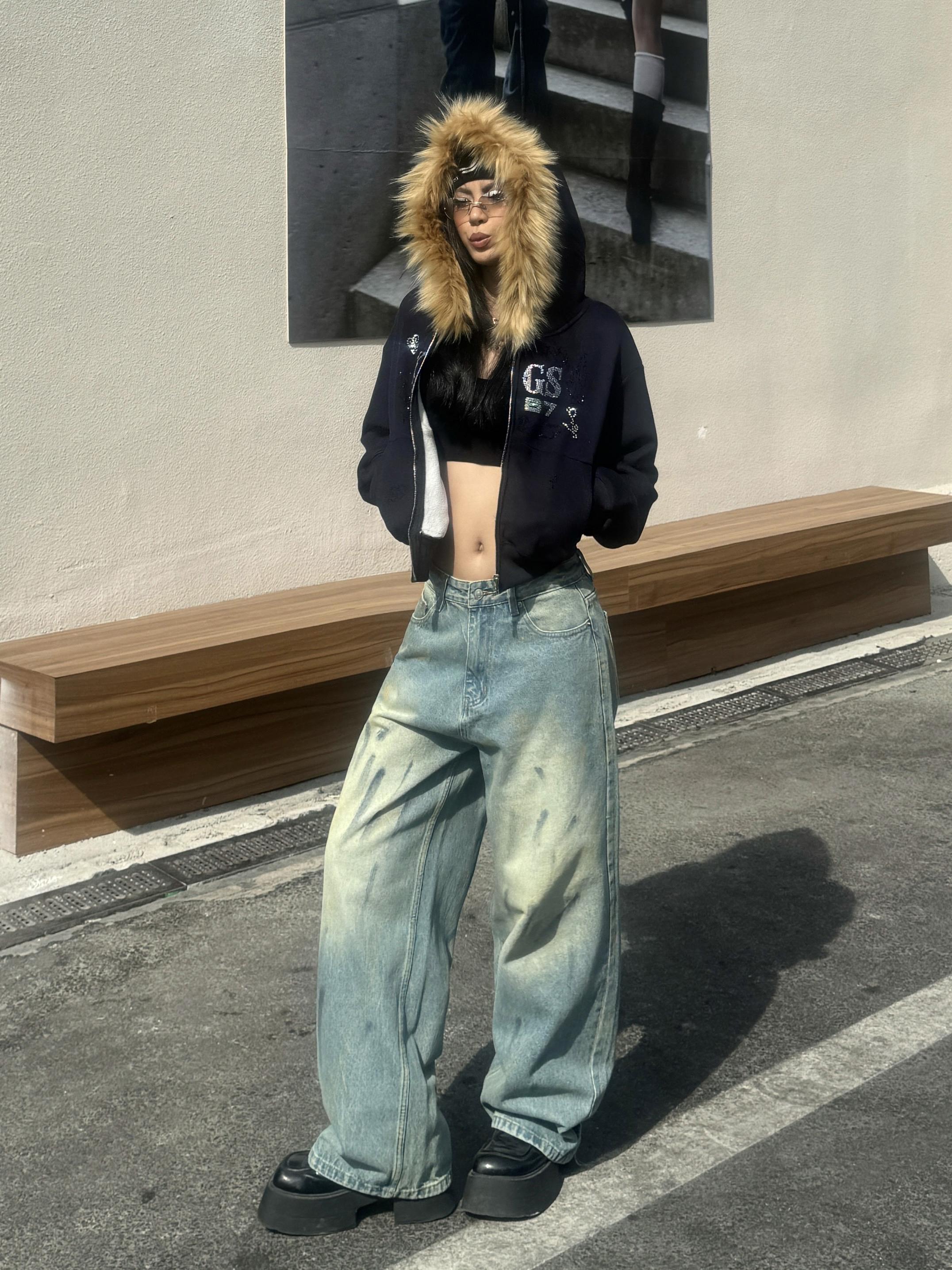Vintage Blue Wide-Leg Jeans with Graffiti Spray Print - Retro High Street Style, Loose Fit, Floor-Length, Streetwear Fashion