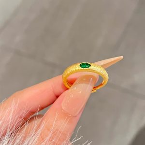 Vintage French Lace Cat Emerald Ring for Women - Adjustable Retro Style Light Luxury Jewelry