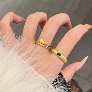 Vintage French Lace Cat Emerald Ring for Women - Adjustable Retro Style Light Luxury Jewelry
