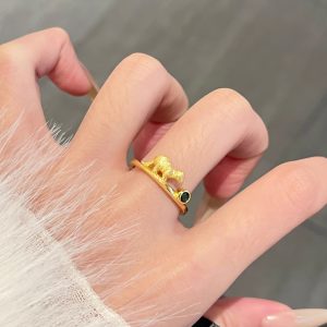Vintage French Lace Cat Emerald Ring for Women - Adjustable Retro Style Light Luxury Jewelry