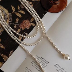 Vintage French Pearl Necklace - Light Luxury Long Sweater Chain, Elegant Accessory for Y2K and 90s Inspired Fashion.