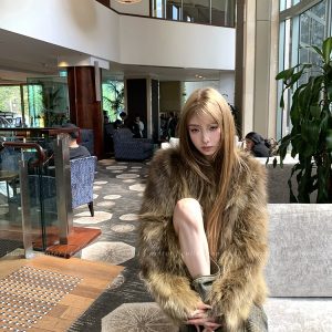 Vintage Heavy Industry 100% Raccoon Fur Women's Fur-Lined Short Coat - Stylish Winter Outerwear, Cozy Vintage Fashion