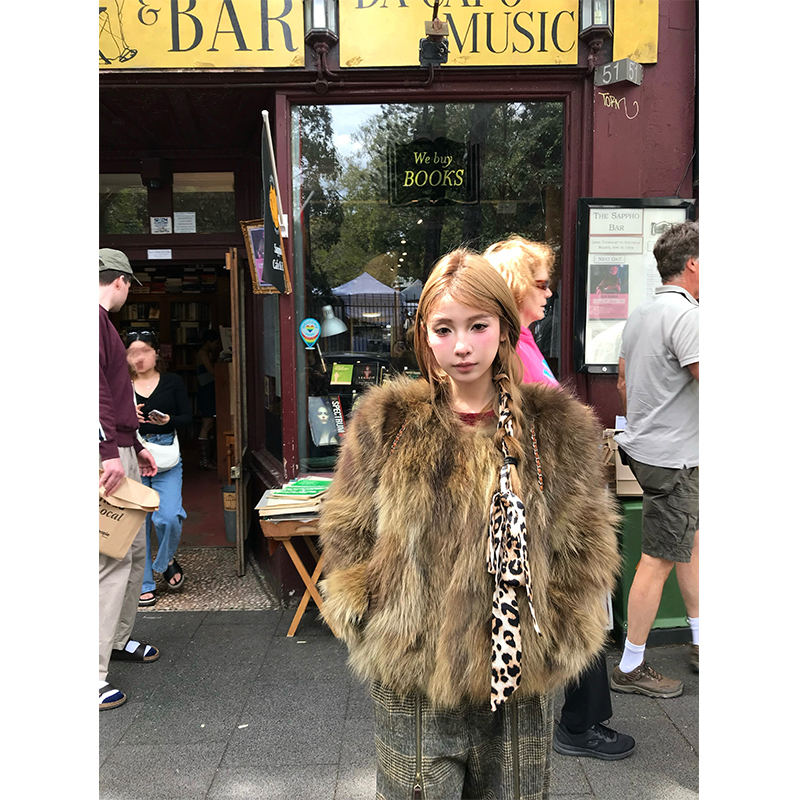Vintage Heavy Industry 100% Raccoon Fur Women's Fur-Lined Short Coat - Stylish Winter Outerwear, Cozy Vintage Fashion