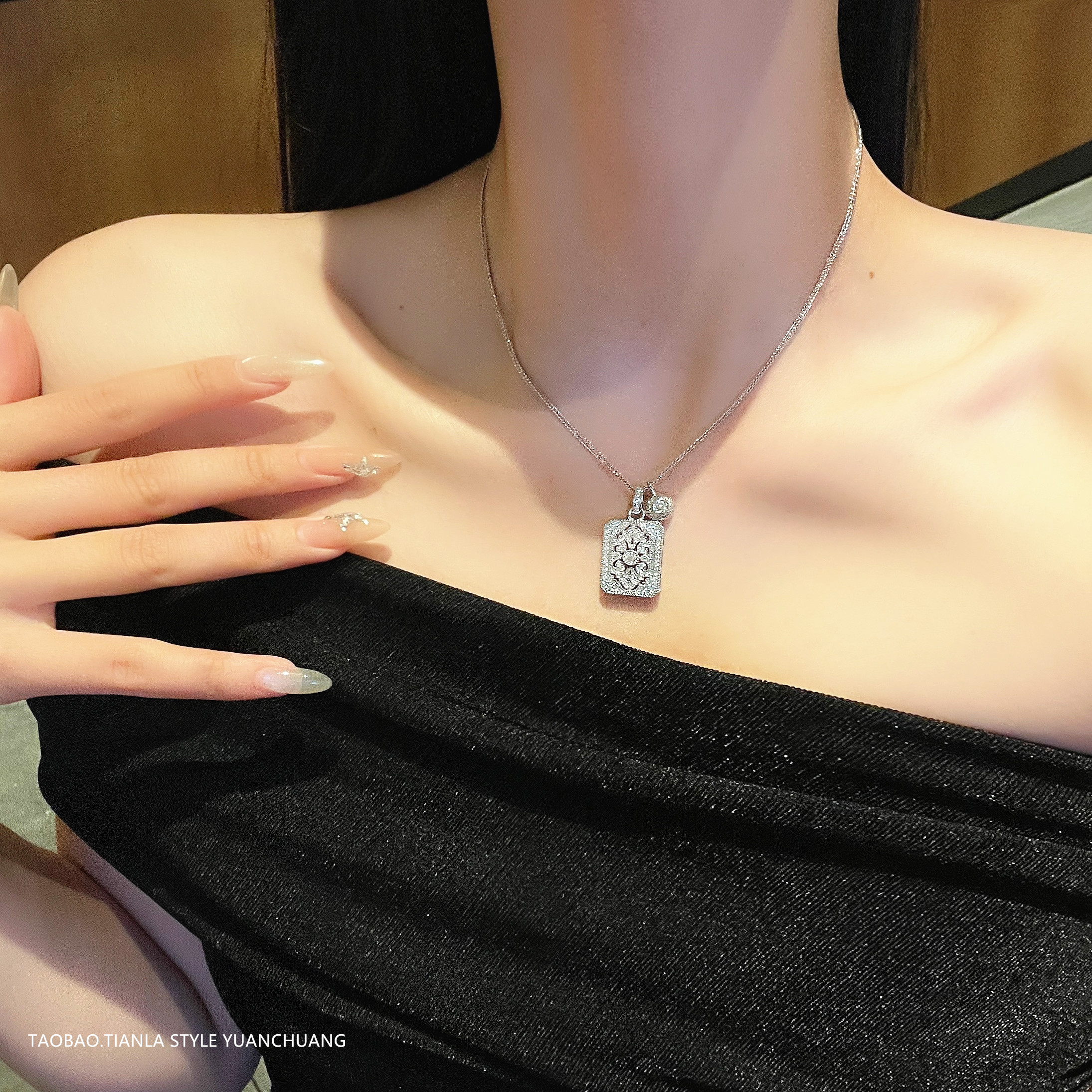 Vintage High-End Ultra-Shiny Full Diamond Charm Pendant Necklace - Retro Light Luxury Fashion Exquisite Collarbone Chain