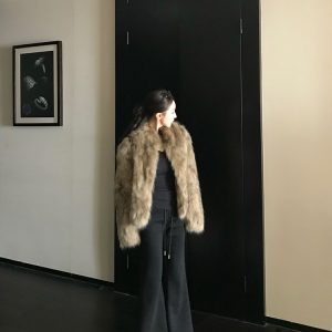 Vintage Imported Raccoon Fur Short Coat for Women - Elegant High-Quality Winter Outerwear