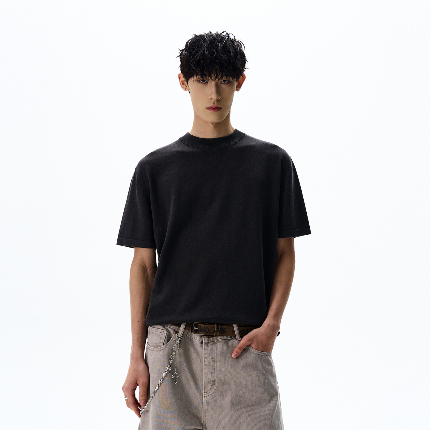 Vintage-Inspired Light Luxury Knitted Short Sleeve Unisex T-Shirt - Casual Versatile Summer Style